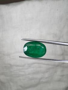 Émeraude naturelle zambienne de 5,66 carats, taille ovale, pierre précieuse en vrac, vert profond, émeraude de haute qualité pour la fabrication de bijoux fins - Product Image 2