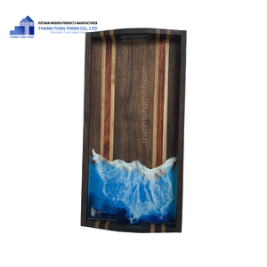 Plateau de service en bois et époxy de forme personnalisée avec poignée, multi-formes, écologique, sans danger pour les aliments, fabriqué au Vietnam - Product Image 1