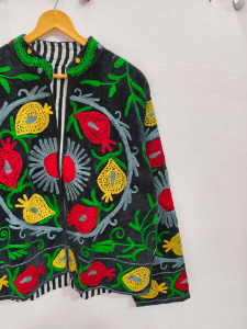 เสื้อแจ็คเก็ตปักลายซูซานีผ้ากำมะหยี่สำหรับผู้หญิง ระบายอากาศได้ดี ลายดอกไม้ งานฝีมือทำมือ เสื้อแจ็คเก็ตผู้หญิง ดีไซน์สวยงาม - Product Image 5