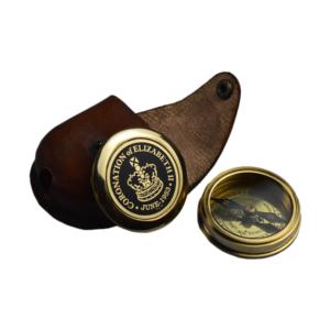 Nuevo Brújula de Metal de Latón de Alta Calidad con Accesorios Náuticos de Bolsillo, Diseño con Acabado Pulido en Color Dorado y Cubierta de Cuero - Product Image 1