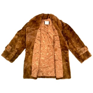 Manteau de luxe en fausse fourrure pour femme, hiver, manches longues, chaud, en peluche, style mode, sur mesure OEM ODM, vente en gros, vêtement d'extérieur haut de gamme - Product Image 2