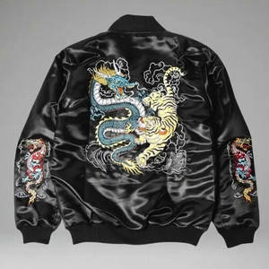 Chaqueta Sukajan elegante y a la moda para hombre, de tela satinada ligera con un moderno patrón bordado. - Product Image 2