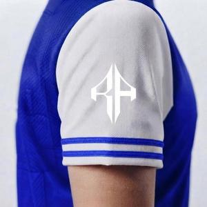 Maillot de football à manches courtes avec impression sublimée bleu et blanc, 100% polyester de haute qualité, pour femmes, par RIVIAN ATLANTIC - Product Image 6