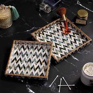 Plateau décoratif rectangulaire avec motif incrusté d'or, design glamour fait main, idéal pour les cadeaux - Product Image 6