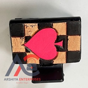 Pinza para el pelo de cuero vacuno auténtico hecha a mano con diseño de corazón estilo western, accesorio de moda para mujer - Product Image 1