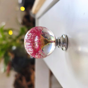 ลูกบิดตู้ไม้ยูคาลิปตัสทำมือรักษ์โลก พร้อมด้ามจับลิ้นชักเรซิ่นประดับดอกไม้จริง - Product Image 1