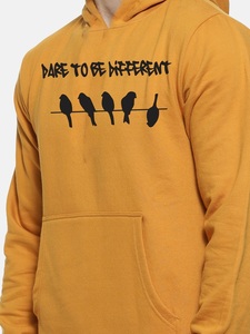Sudadera con Capucha Color Mostaza para Hombre, Corte Regular, Informal, de Algodón, con Bolsillo, Diseño Estampado, Logotipo Frontal, Ropa de Otoño - Product Image 5