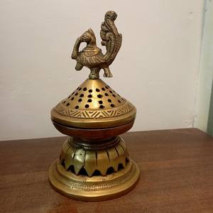 Quemador de Incienso Indio Premium, Diseñado para Madera de Oud, Realza la Elegancia Interior, Fragancia para Rituales Religiosos, Ecológico y Natural - Product Image 4