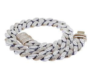 Pulsera de Diamantes Moissanite VVS de Diseño con Engaste Artesanal para Amantes de la Joyería Premium, Disponible para Venta al Por Mayor - Product Image 1