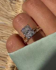 Bague de fiançailles solitaire en or massif 14K avec diamant de laboratoire taille coussin 3 carats, sertie à griffes, pour demande en mariage, bijoux fins uniques 1,5 mm - Product Image 4