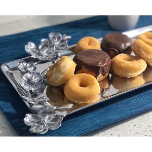 Bandeja Decorativa Rectangular de Metal con Diseño Floral, Estilo Oriental, Superficie Pulida, para Regalos, Recepción de Invitados y Uso en el Tocador - Product Image 5