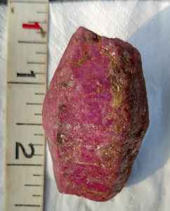 Rubí Natural en Bruto de Kenia, Minas Femos John Saul, 321 Quilates, Tamaño Más Grande, 10 USD/Quilate - Product Image 1