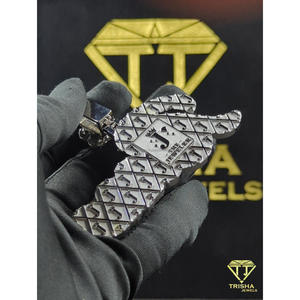 จี้ชื่อแบบสั่งทำพิเศษรุ่น "โรส" ประดับเพชรโมอิสซาไนต์ VVS ระดับ Iced Out ในตัวเรือนเงินแท้ 925 โดย Trisha Jewels - Product Image 6