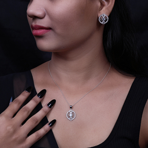 Ensemble boucles d'oreilles et collier en argent 925 avec topaze bleue en forme de goutte, boucles d'oreilles émeraude faites à la main, bijoux tendance pour femme, cadeau pour elle, vente en gros - Product Image 6