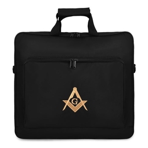 กระเป๋าใส่ผ้ากันเปื้อนแบบนิ่ม Master Mason Blue Lodge สีดำ พร้อมซิป สายสะพายไหล่ และตราสัญลักษณ์ปัก - Product Image 2