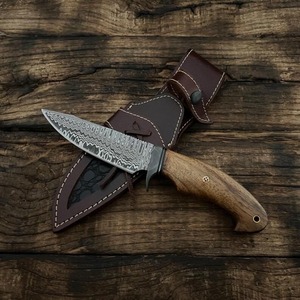 Cuchillo de caza Bushcraft hecho a mano en Damasco |   Cuchillo de Supervivencia para Campismo y Actividades al Aire Libre con Mango de Madera y Hoja de Punta Caída - Product Image 4