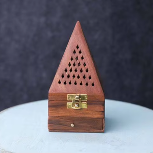 Portavelas de Madera Natural de Diseño Único, Moderno, para Decoración de Bodas, Hecho a Mano y Personalizado - Product Image 1