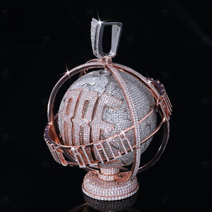 Pendentif globe rotatif personnalisé en moissanite, breloque lettre hip-hop sertie de diamants VVS, carte du monde rotative en argent sterling 925 - Product Image 2