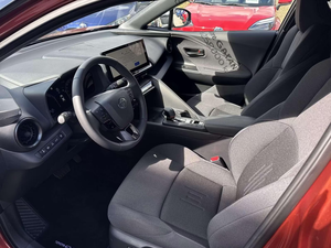 Toyota C-HR 2.0 Híbrido Enchufable SUV Automático Gasolina-Eléctrico Crossover Volante a la Izquierda Bajo Kilometraje Vehículo de Exportación - Product Image 6