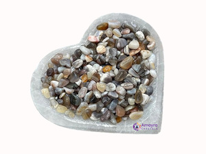 Vente en gros de cristaux d'agate du Botswana gravés polis de 3-5 mm, graviers de pierres de guérison en vrac vertes pour la décoration intérieure chez Amayra Crystals - Product Image 4