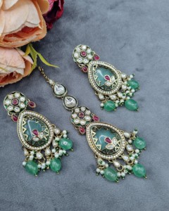 Ensemble de bijoux ethniques traditionnels de luxe en forme de poire, collier Kundan avec boucles d'oreilles et mangtika, pour les occasions spéciales - Product Image 3