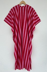 Robe Kaftan en coton rayée rouge et rose pour femme avec poches, boutons sur le devant, coupe ample, tenue de plage, paréo de plage - Product Image 5
