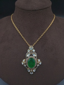 Collier pendentif classique pour femme Amaira Jewels SM-896 plaqué or avec accents de diamants - Product Image 6