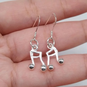 Boucles d'oreilles créoles pendantes en argent sterling 925 motif note de musique, style hip-hop, pour femme, bijoux raffinés - Product Image 1