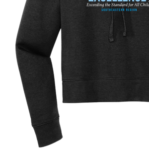 Hoodie court noir en molleton, élégant et discret, en mélange de coton doux, à manches longues, pour un style décontracté et un usage quotidien. - Product Image 2