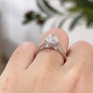 Anillo de compromiso con diamante redondo cultivado en laboratorio de 1 quilate, oro macizo de 14 quilates, clásico, con engaste de 4 puntas, anillo de aniversario de bodas para mujer, certificado por IGI - Product Image 4