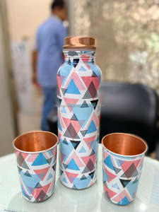 Ensemble de bouteilles en cuivre imprimées sur mesure au design naturel avec verres, magnifique œuvre d'art métallique, excellent rapport qualité-prix pour les cadeaux ou l'artisanat - Product Image 4