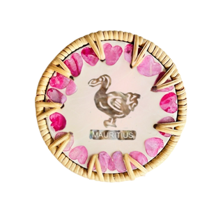 Posavasos de Concha Colorido Estilo Costero - Tapete Protector Envolvente de Ratán - Protector de Bebidas Artesanal de Nácar - Product Image 1