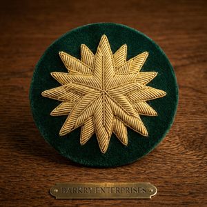 Parche bordado redondo de terciopelo morado con estrella de David masónica y ojo, hecho a mano con alambre de lingotes de plata, para insignia de logia. - Product Image 3