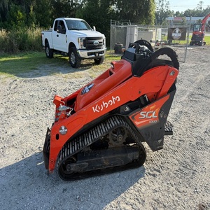 Chargeur Kubota SCL 1000 avec design compact, performances puissantes, commandes faciles et excellente maniabilité pour diverses applications - Product Image 1
