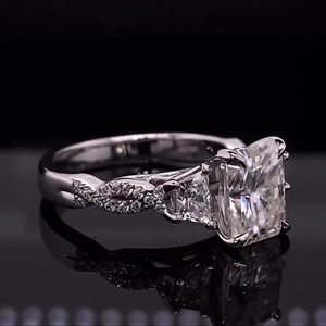 Anillo de Diamantes Solitario Radiante en Oro Blanco de 14K, Joyería de Compromiso de Lujo - Product Image 2