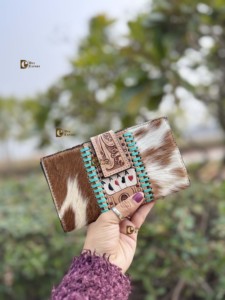 Nueva Cartera de Cuero con Grabado a Mano, Estuche para Teléfono, Elegante Cartera de Cuero Vacuno con Pelaje, Multiusos, Estilo Western - Product Image 4