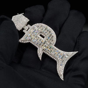 Colgante grueso con letra 'P' de moissanita de corte esmeralda, alfabeto y letra personalizados, de plata de ley 925 chapada en rodio, estilo HipHop para fiesta - Product Image 1