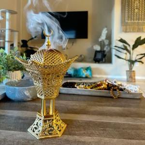 Dhoop Dani de Latón Duradero con Tapa Perforada, Producto Religioso Indio para Exportación, Venta al por Mayor para Restaurantes, Hoteles y Decoración del Hogar - Product Image 1