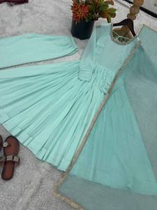 Ensemble Anarkali trois pièces élégant et moderne avec robe, pantalon et dupatta, col en dentelle (avant et arrière) pour les occasions de fête - Product Image 5