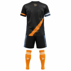 Fabricant professionnel de kits de football personnalisés par sublimation : uniforme de football complet pour équipe avec maillot à manches courtes col en V et short - Product Image 3