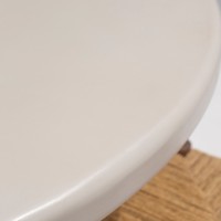 Table à manger Vandana Aureo Flux en micro-béton avec un design minimaliste moderne