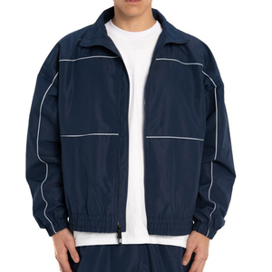Survêtement en nylon pour homme, tissu léger et durable, coupe confortable, design résistant au vent, idéal pour les sports et l'entraînement en plein air - Product Image 5
