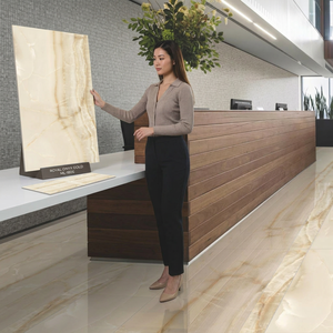กระเบื้องพอร์ซเลนเคลือบเงา Royal Onyx Gold ขนาด 900x1800 มม. ทนกรด กันลื่น ผิวขัดเงา สำหรับพื้นที่ภายในและภายนอกอาคารระดับพรีเมียม - Product Image 1
