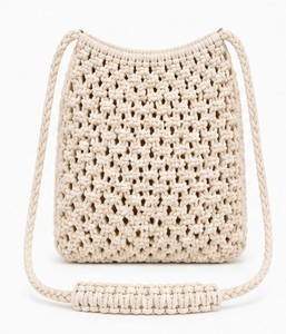 Bolso de hombro de macramé de algodón para mujer, hecho en India, ideal para compras, vacaciones y uso casual, en venta. - Product Image 3