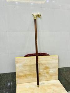 Bastón Multifuncional Hecho a Mano de Madera de Palisandro con Empuñadura de Cabeza de Tigre de Latón de Uttarakand - Product Image 4