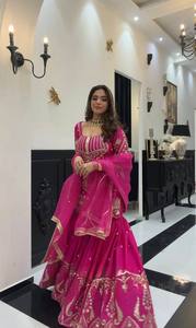 Ensemble Salwar Kameez brodé long en tissu floral rose pour femmes, tenue ethnique traditionnelle en 3 pièces pour mariage et fête - Product Image 3