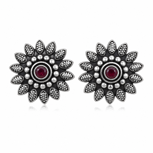 Boucles d'oreilles clous en argent oxydé avec serti bouclier ethnique et cristal rubis, cadeau pour femme, fournisseur en gros du Rajasthan, avec garantie commerciale - Product Image 5