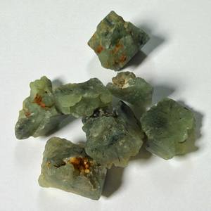 Vente en gros de pierres brutes naturelles de Prehnite, spécimen minéral de cristal vert brut en vrac pour la guérison et la décoration - Product Image 6