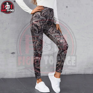 Pantalones de Yoga Sublimados con Estampado Bohemio Personalizados al por Mayor, Leggings Deportivos para Mujer de Alta Elasticidad, Resistentes a las Sentadillas, con Diseño Paisley - Product Image 4