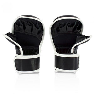 ถุงมือชก MMA Fairtex คุณภาพพรีเมียม หนังแท้ ปรับขนาดได้ บรรจุภัณฑ์ปรับแต่งได้ สีดำ - Product Image 2